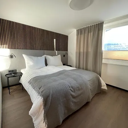121a - 2-3 Appartement *